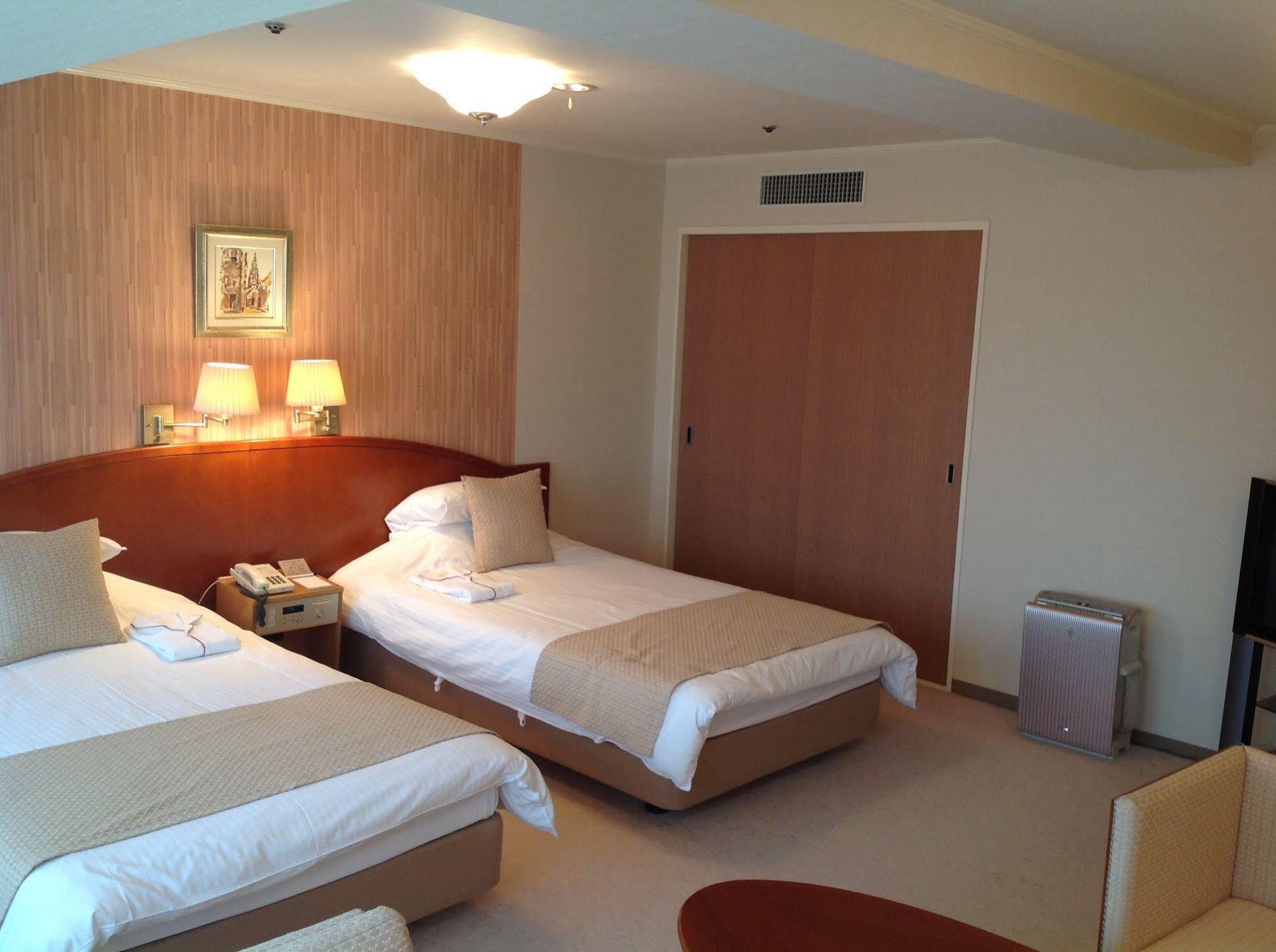 Okayama Plaza Hotel Eksteriør billede